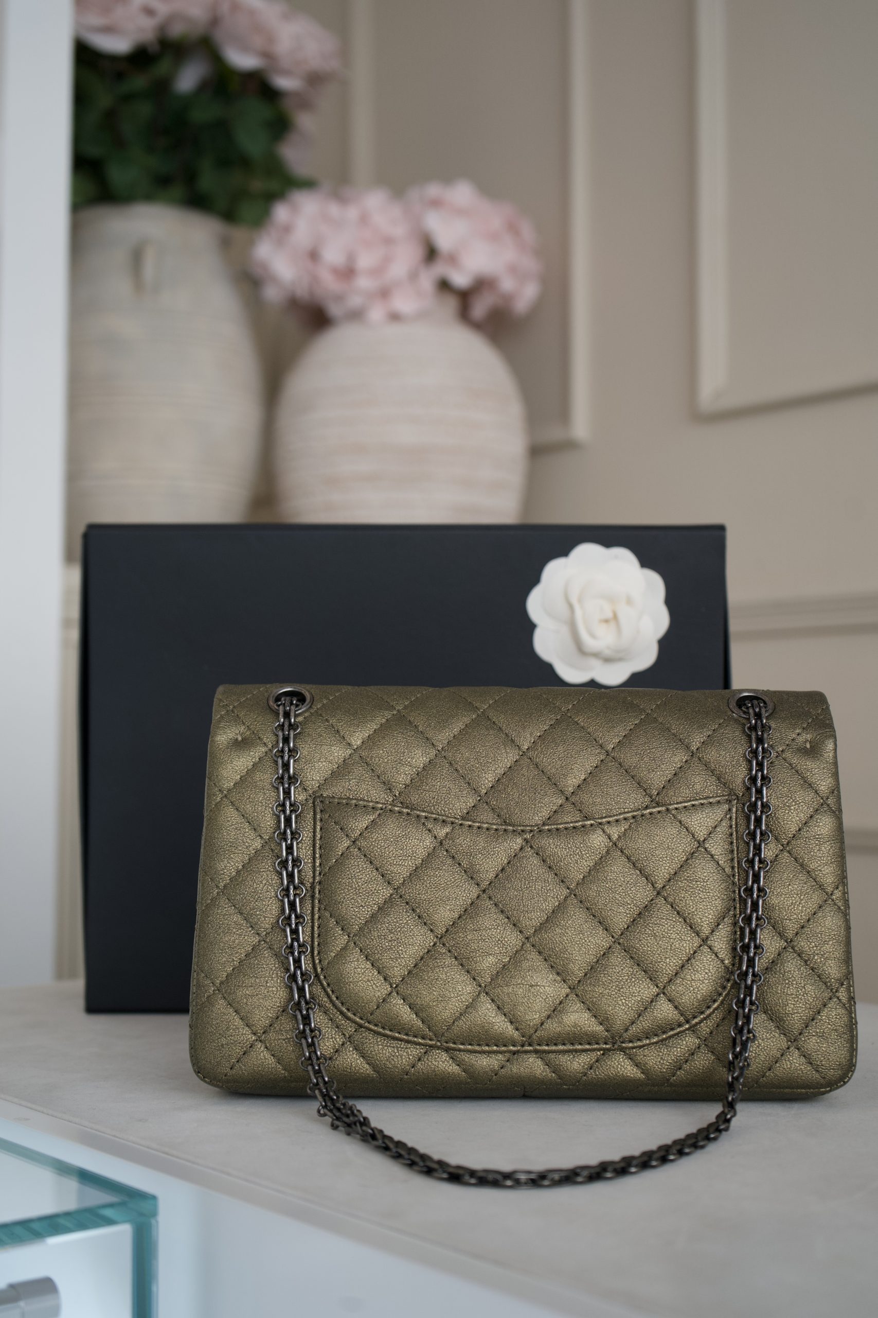 Chanel Gold Shimmering Lambskin 2.55 Flap Bag with Gunmetal Hardware - Image 4