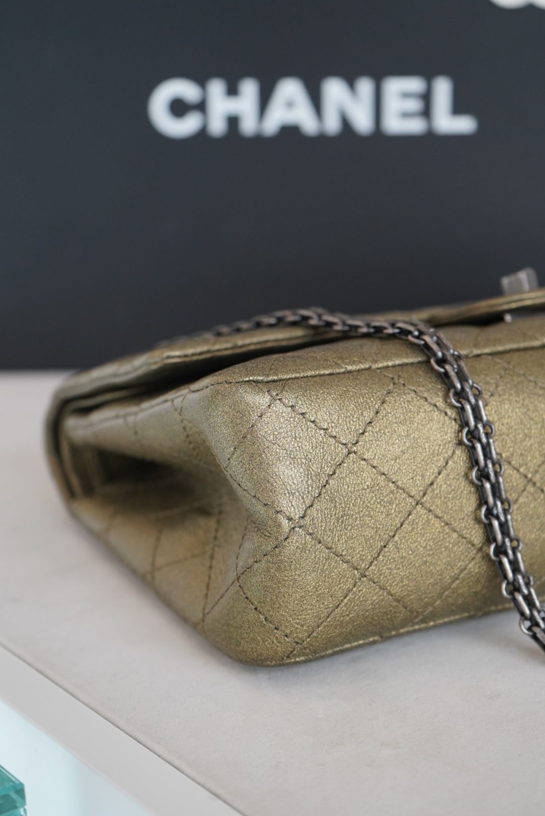 Chanel Gold Shimmering Lambskin 2.55 Flap Bag with Gunmetal Hardware - Image 5