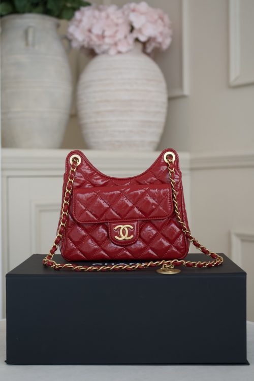 Chanel Shiny Crumpled Calfskin Quilted Wavy CC Hobo Red