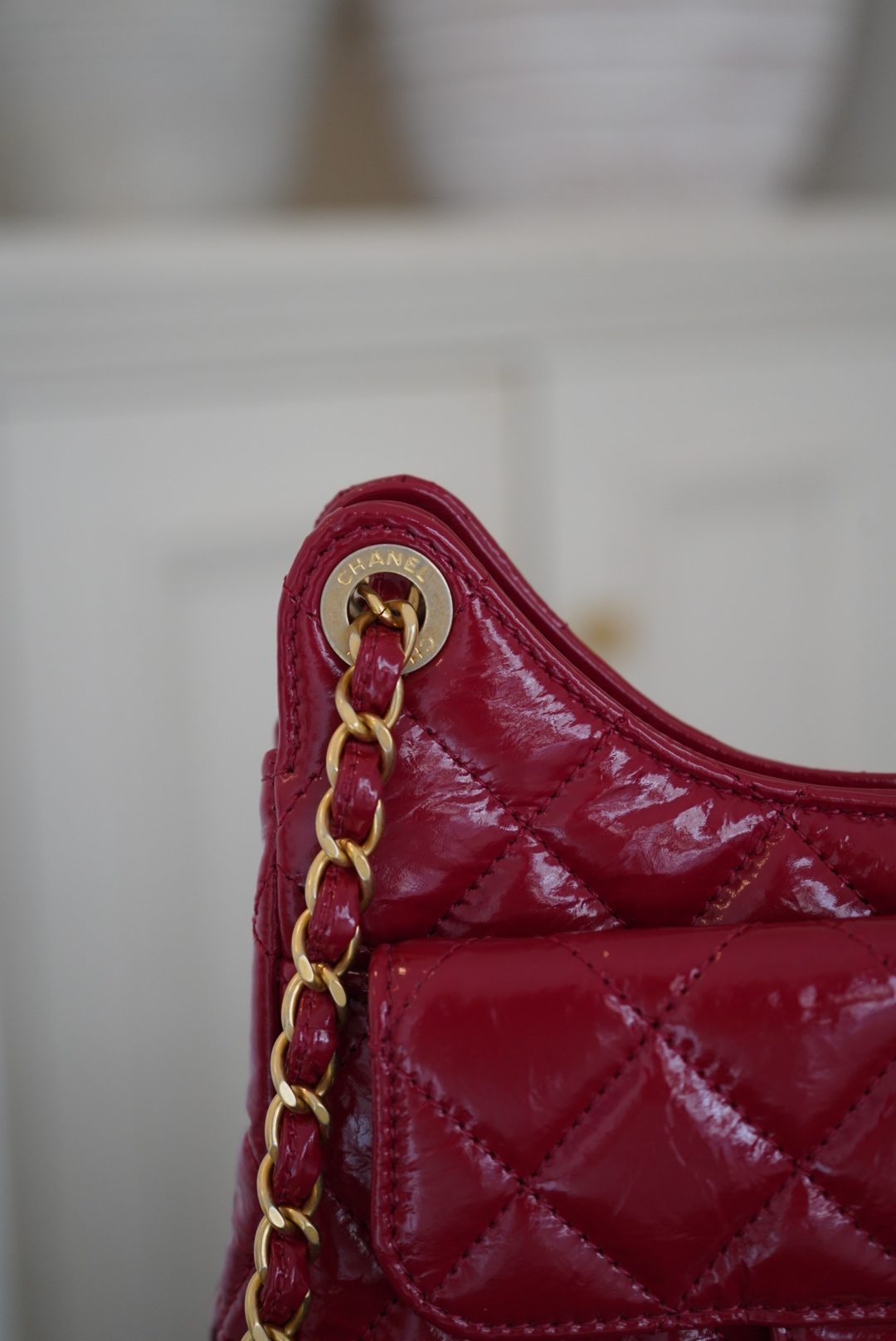 Chanel Shiny Crumpled Calfskin Quilted Wavy CC Hobo Red - Image 8