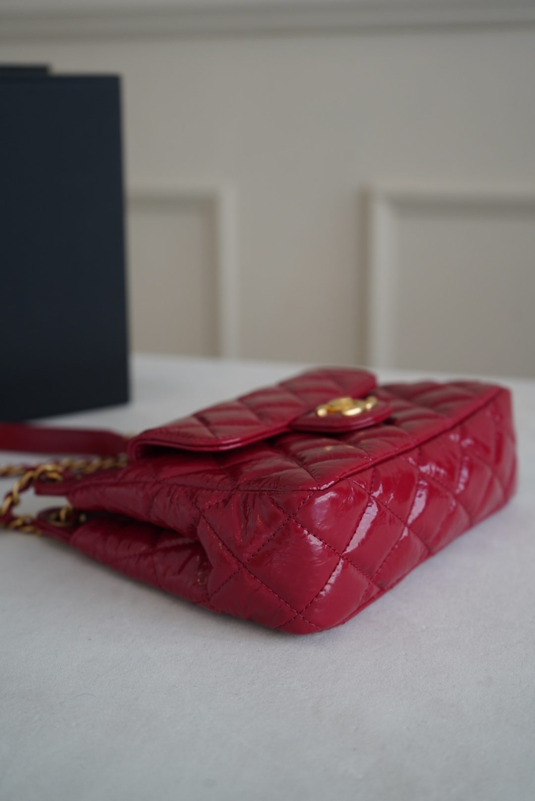 Chanel Shiny Crumpled Calfskin Quilted Wavy CC Hobo Red - Image 12