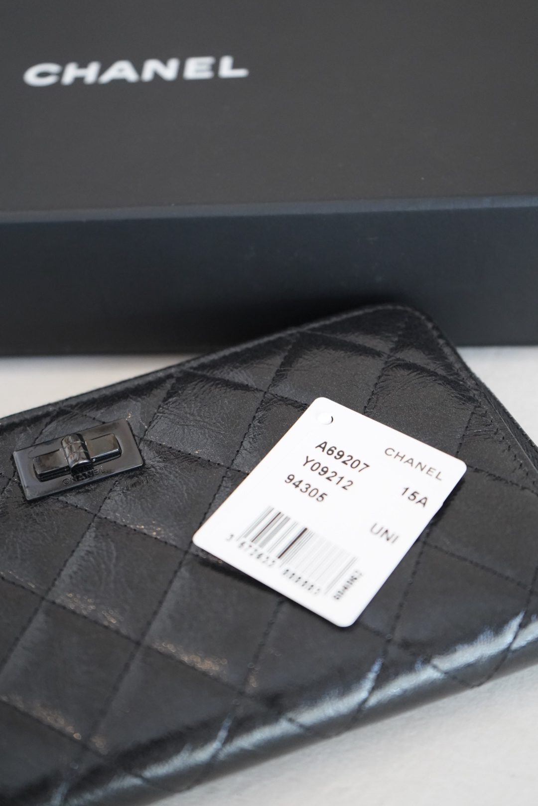 Chanel Black Quilted Reissue Zip Around Wallet With Black Hardware - Image 7