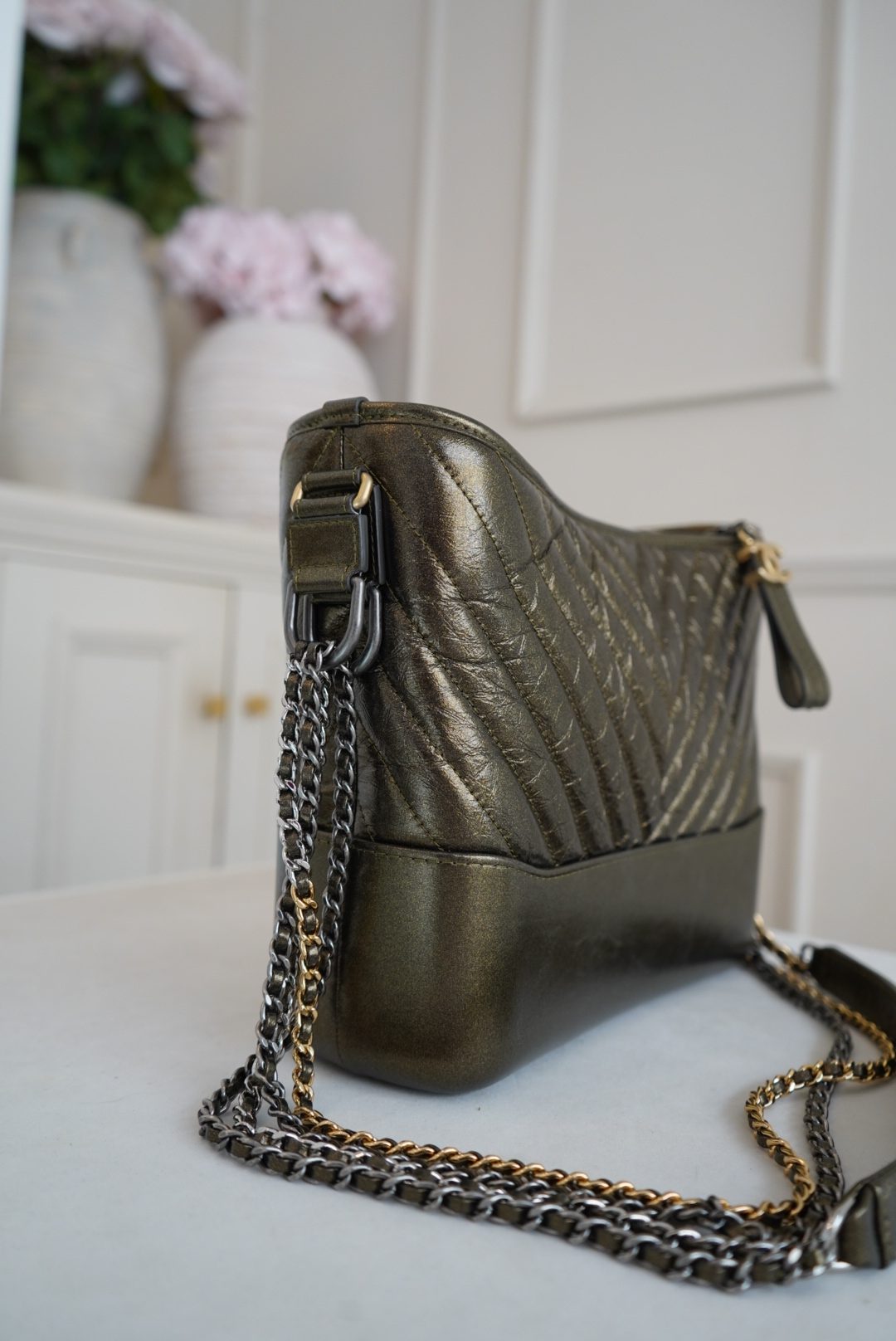 Chanel Gabrielle Metallic Olive Green Chevron Quilted Aged Calfskin Hobo Bag With Mixed Metal Hardware - Image 2