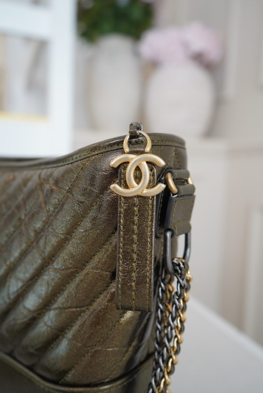 Chanel Gabrielle Metallic Olive Green Chevron Quilted Aged Calfskin Hobo Bag With Mixed Metal Hardware - Image 4