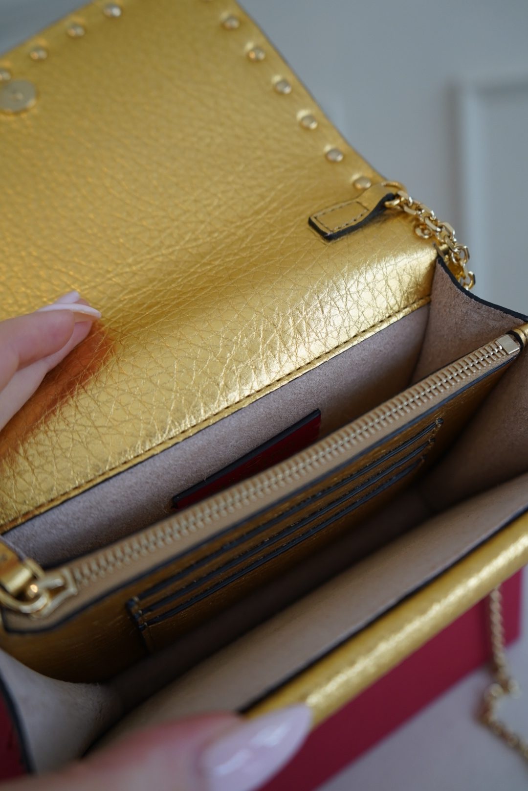 Valentino Garavani Rockstud Metallic Leather Bag With Signature Studded Details Gold & Silver - Image 7