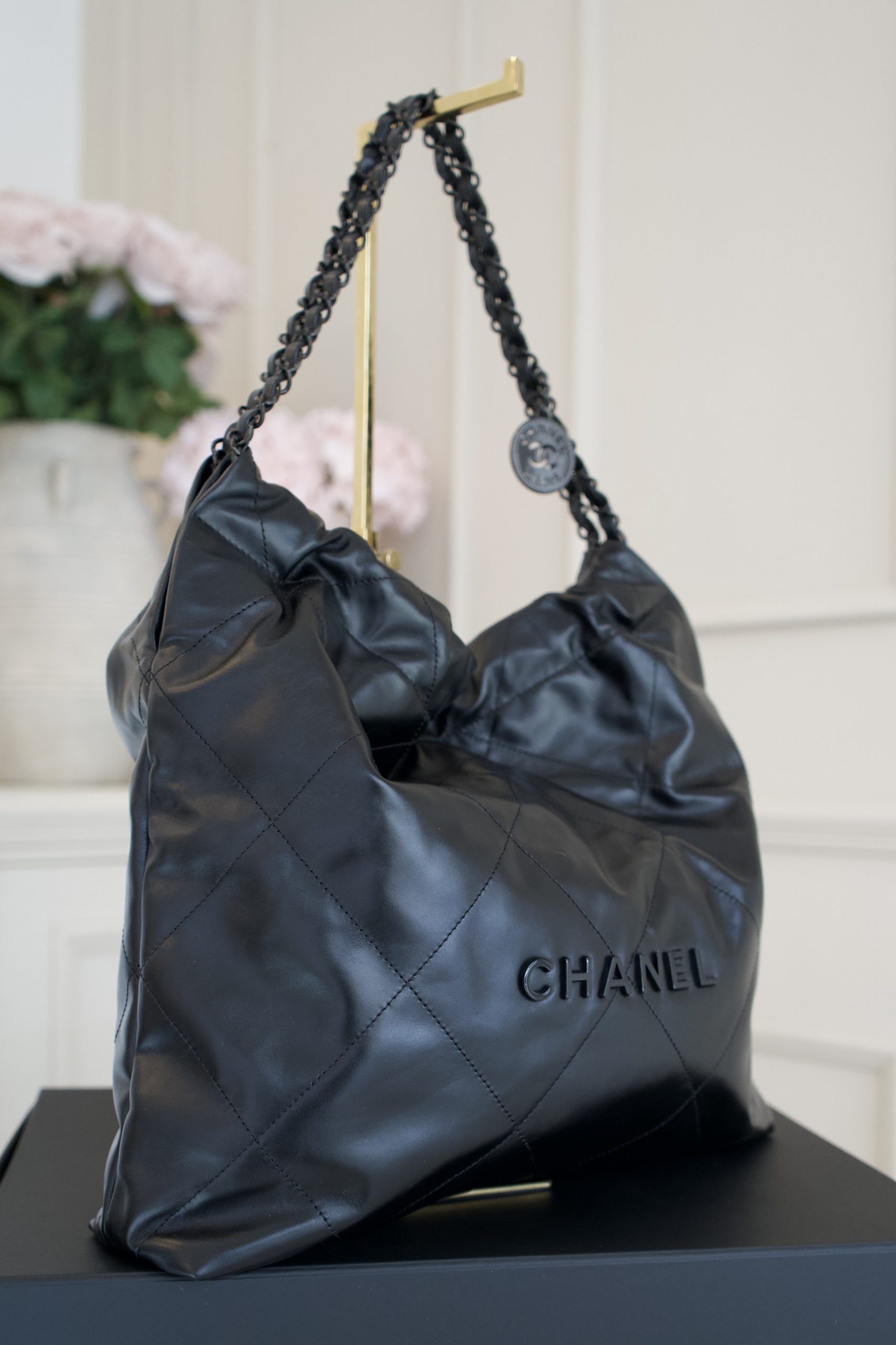 Chanel 22 So Black Calfskin Black Hardware - Image 3