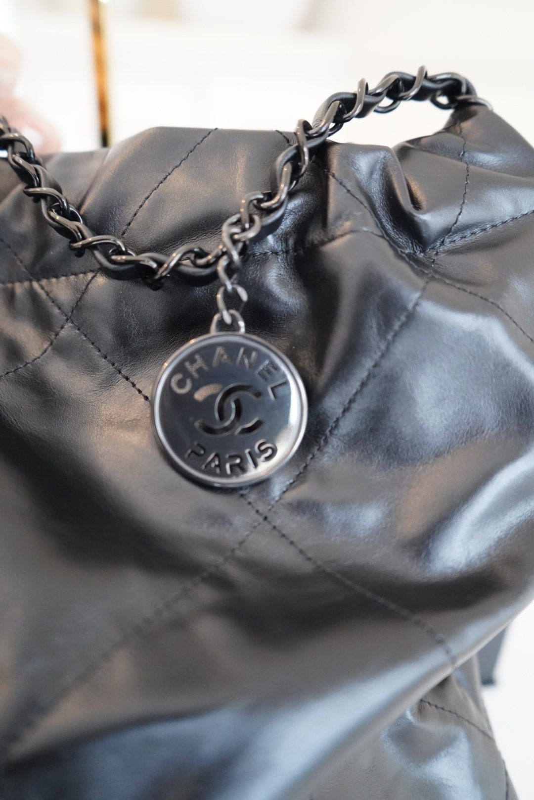 Chanel 22 So Black Calfskin Black Hardware - Image 7