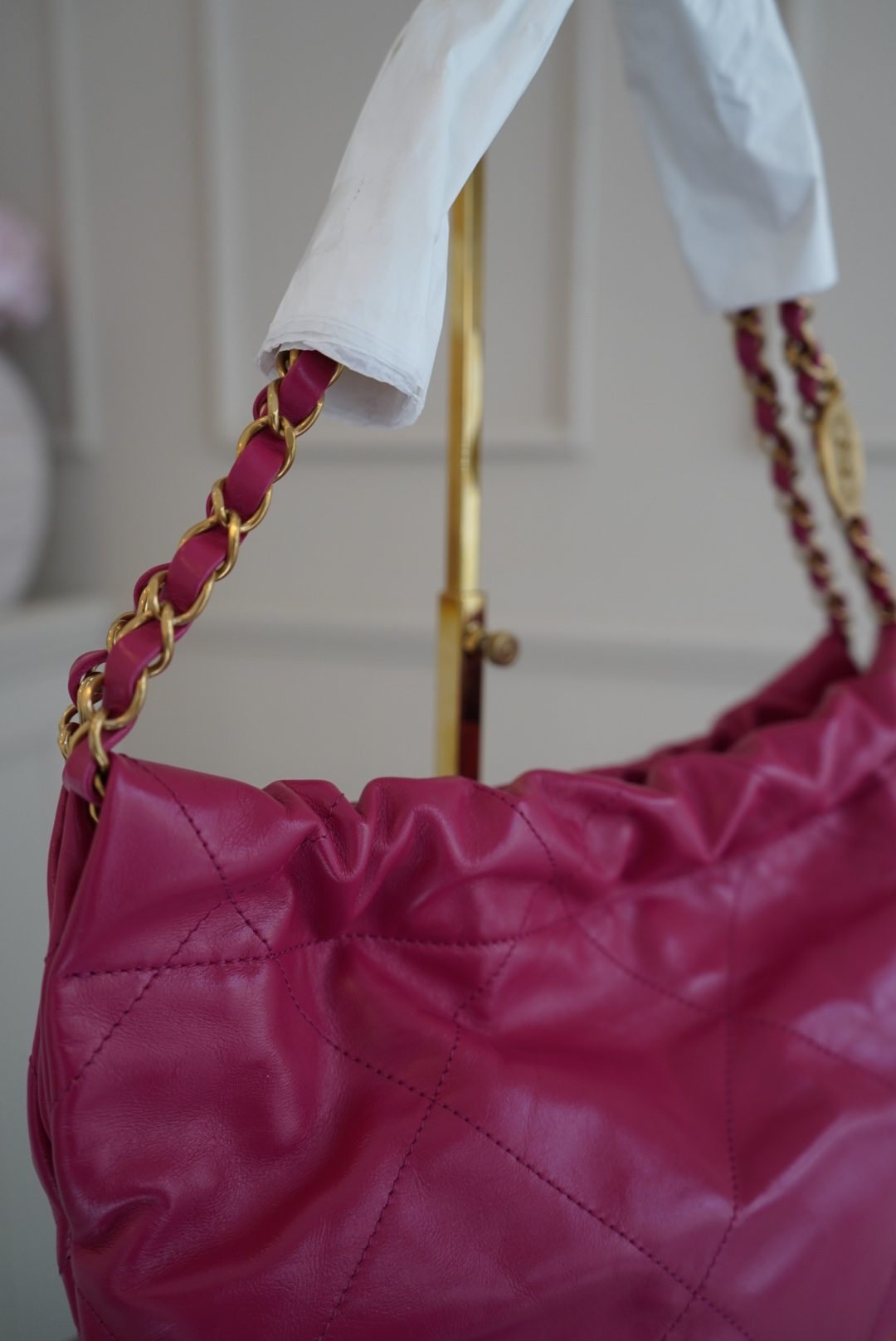 Chanel 22 Shiny Pink Calfskin Leather with Gold Hardware - Image 12