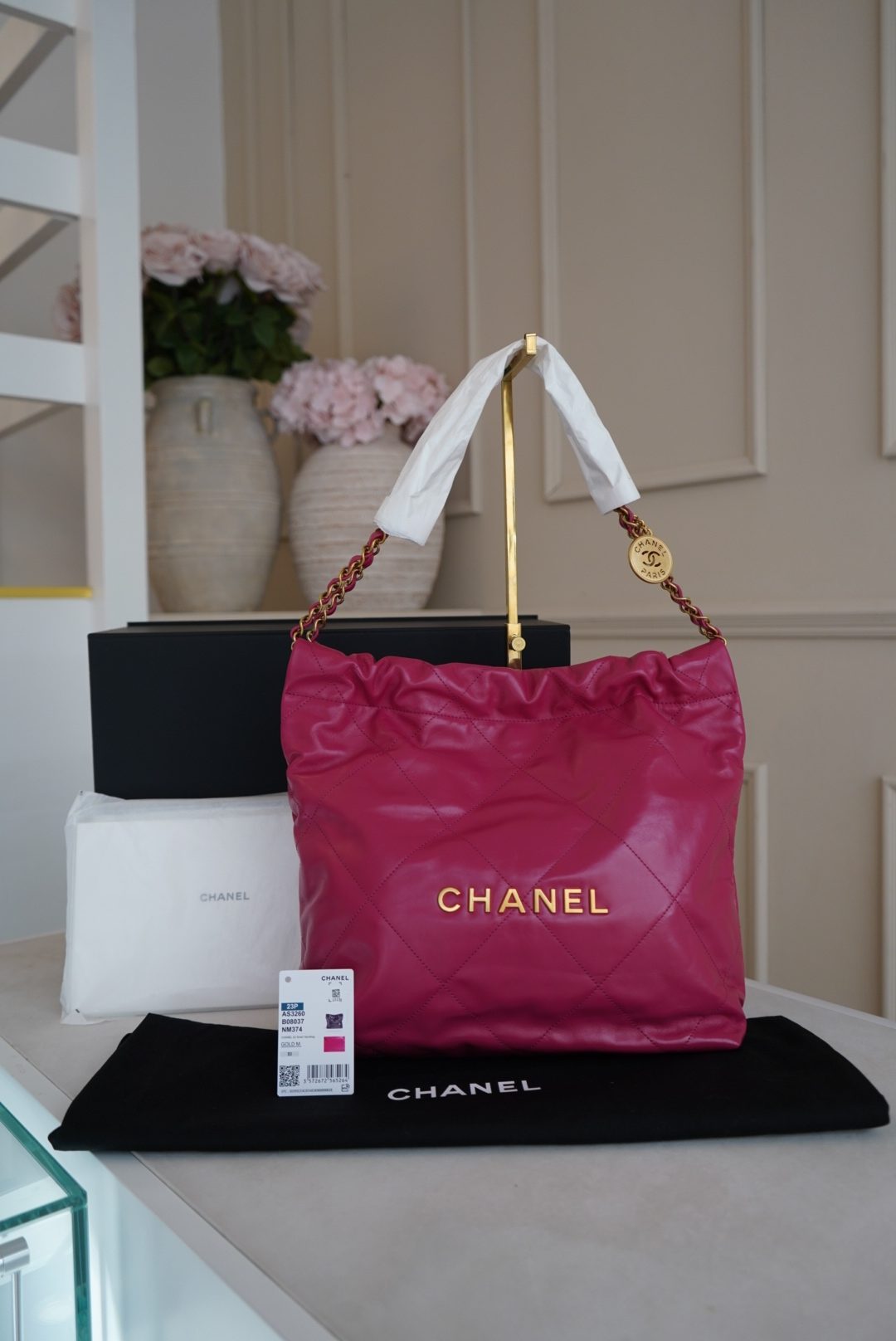 Chanel 22 Shiny Pink Calfskin Leather with Gold Hardware - Image 2