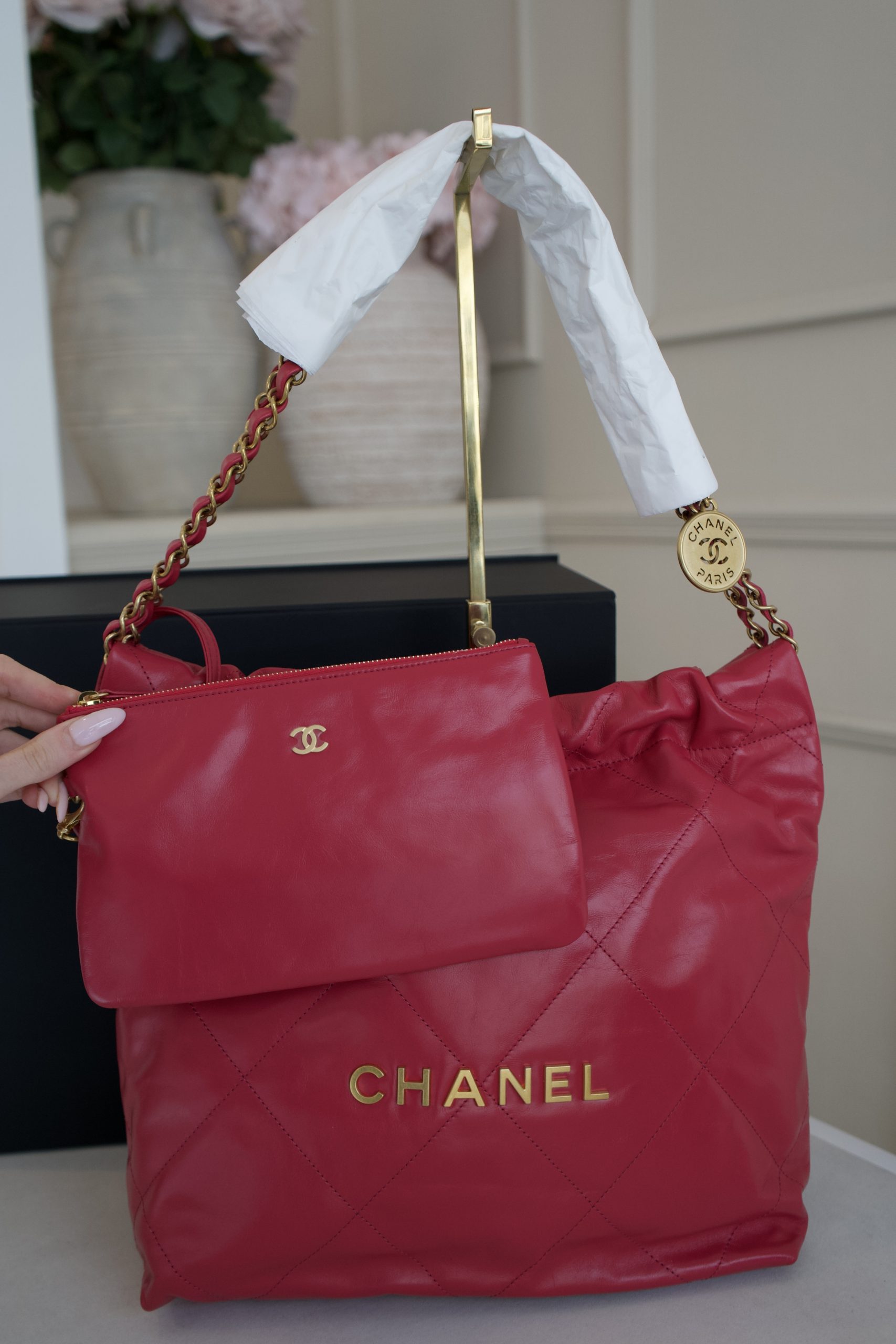 Chanel 22 Shiny Pink Calfskin Leather with Gold Hardware - Image 11