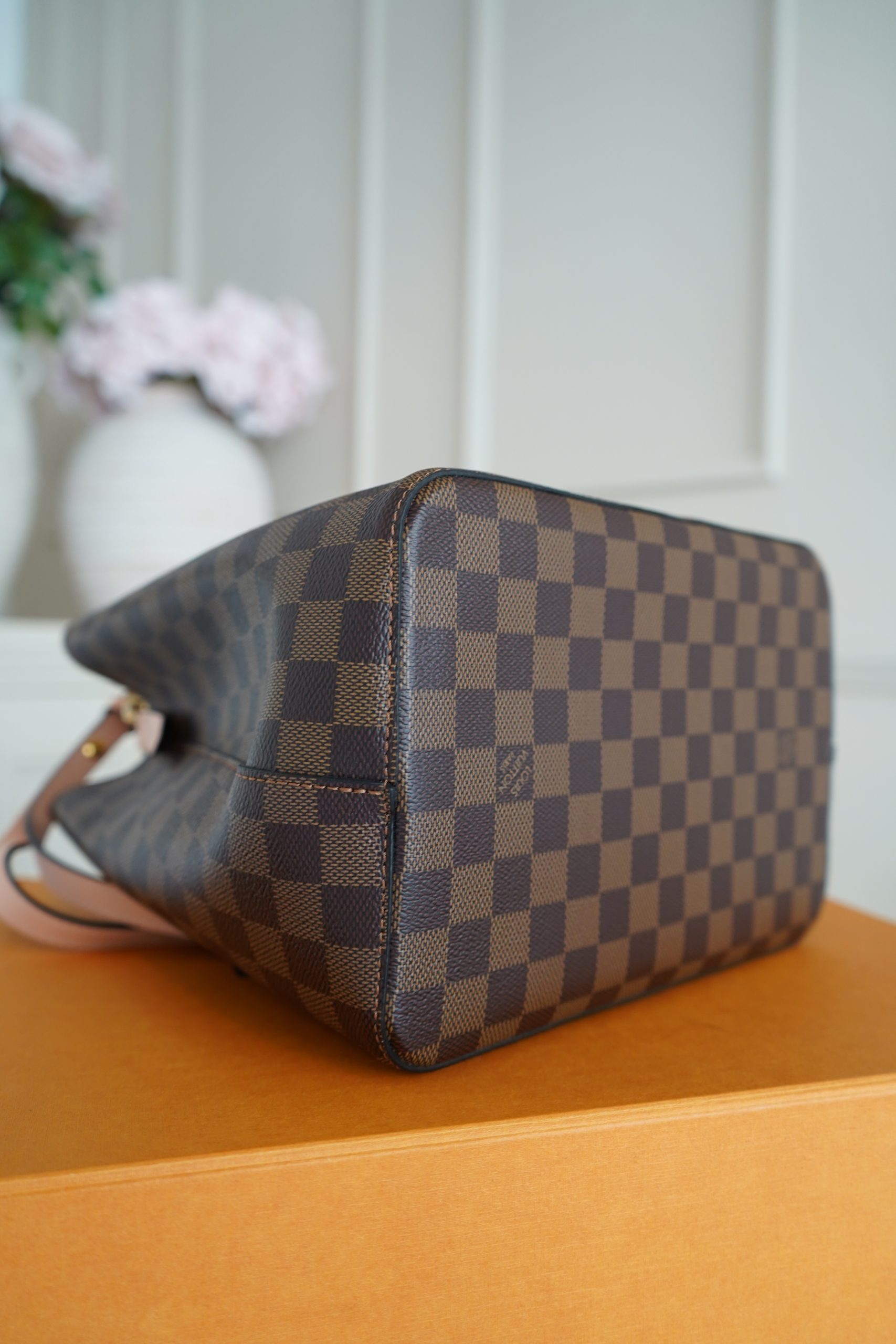 SOLD - Louis Vuitton NeoNoe MM Bucket Bag - Image 12