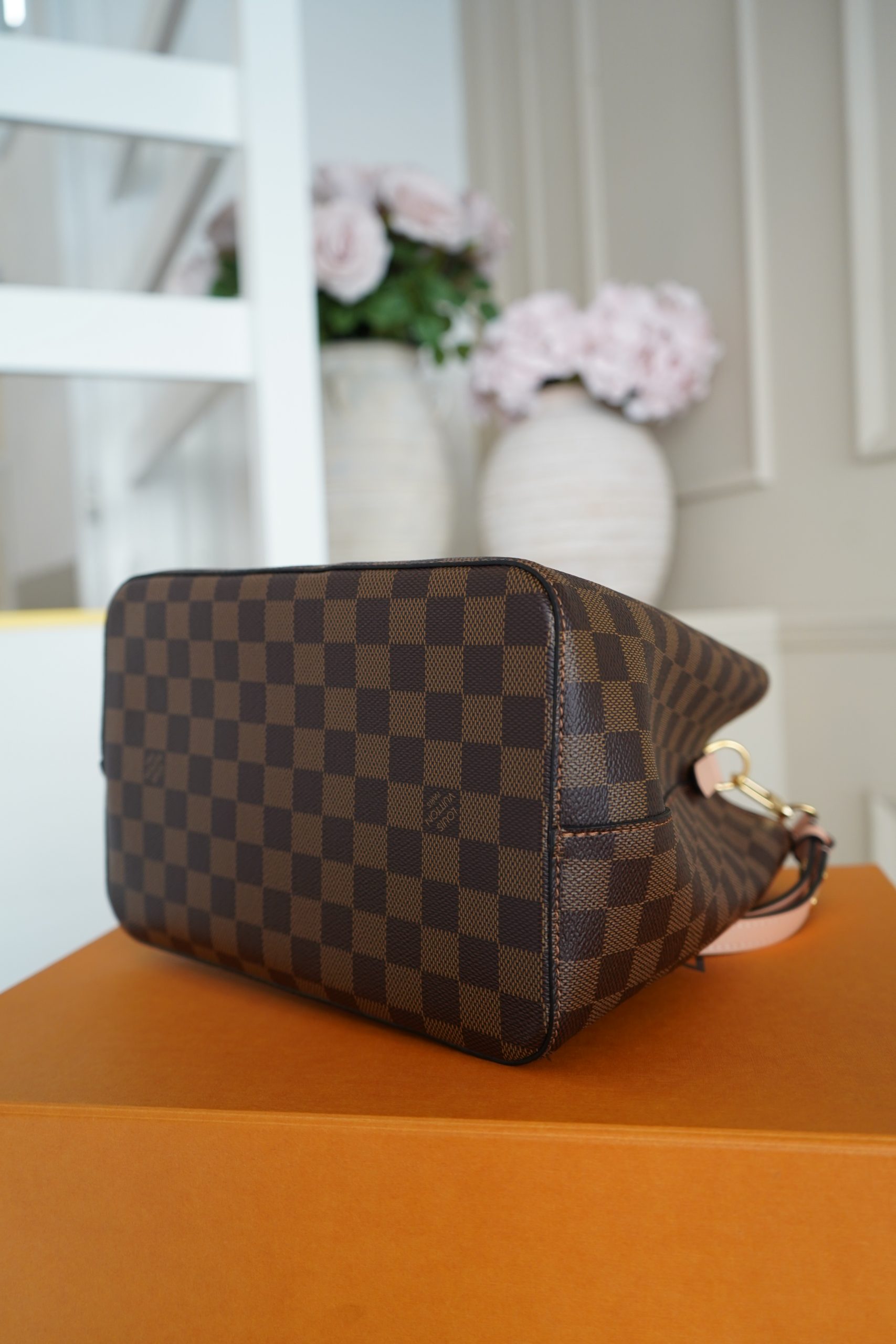SOLD - Louis Vuitton NeoNoe MM Bucket Bag - Image 11