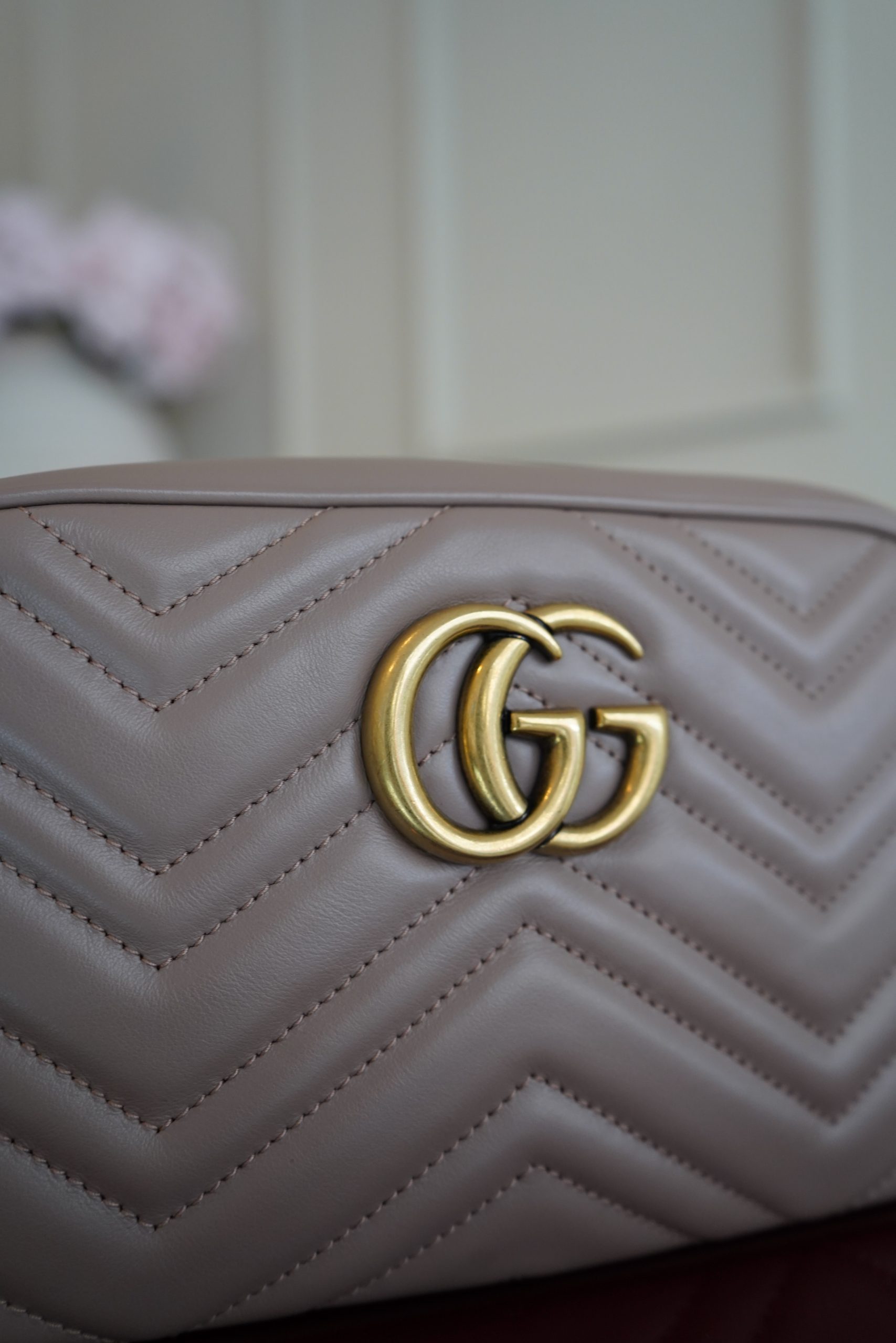 Gucci GG Marmont Crossbody Bag - Image 2