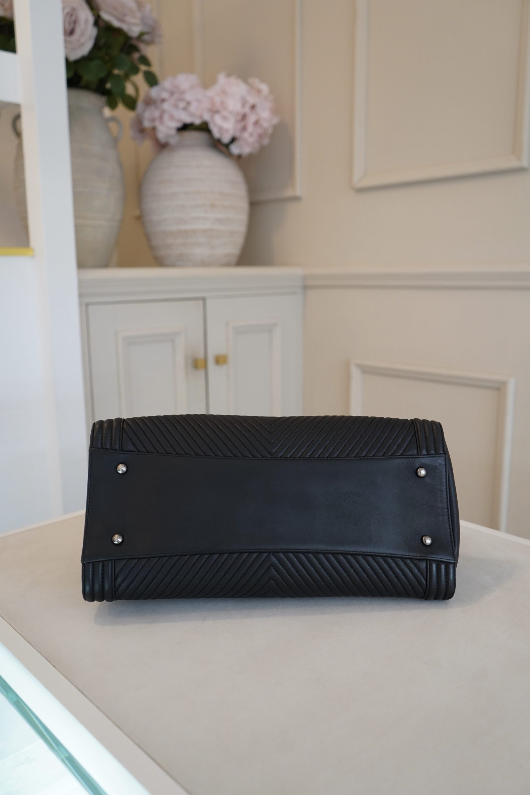 Chanel Chevron Boy Bag Tote Shopper in Black Lambskin Leather 2014 Model - Image 6