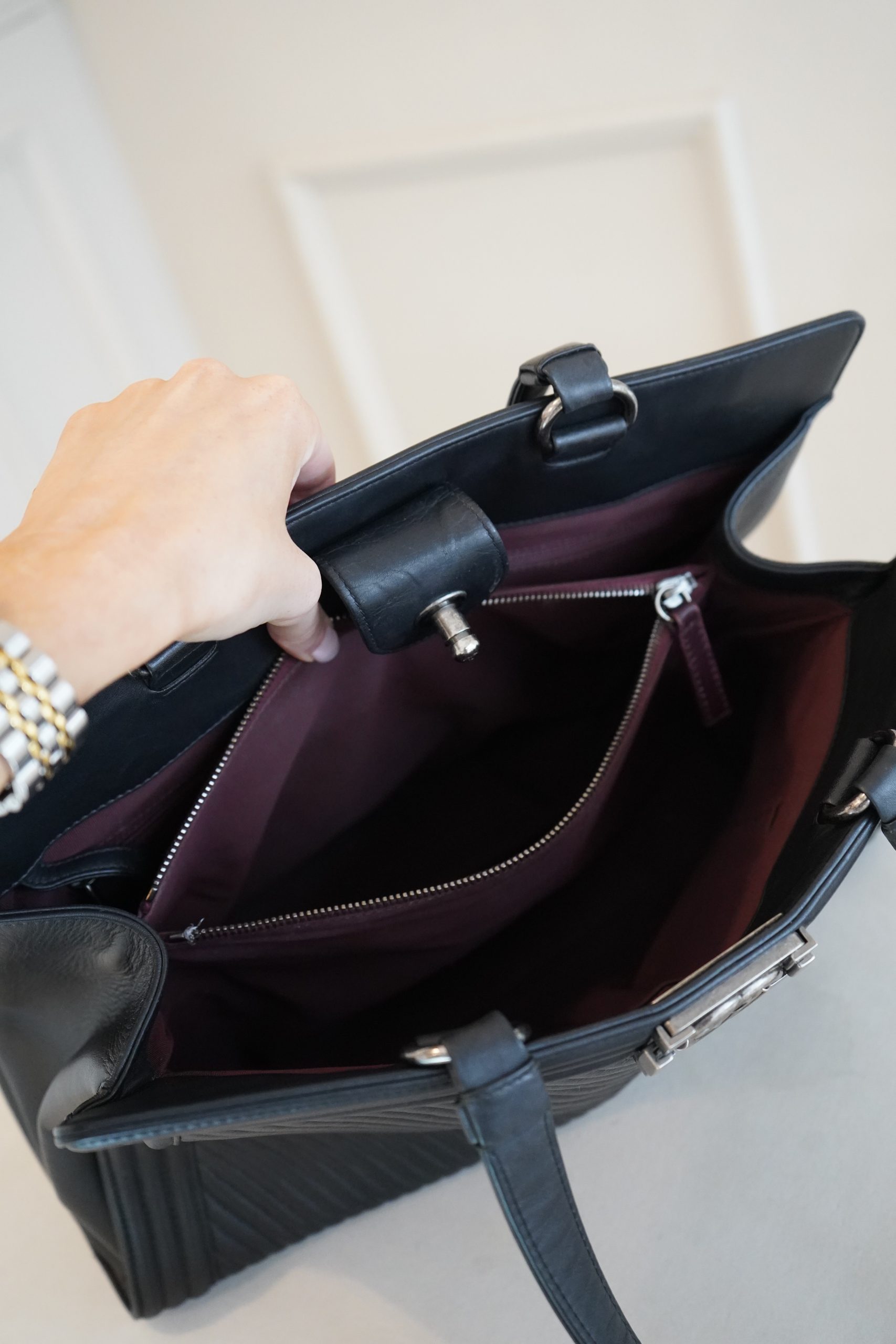 Chanel Chevron Boy Bag Tote Shopper in Black Lambskin Leather 2014 Model - Image 9