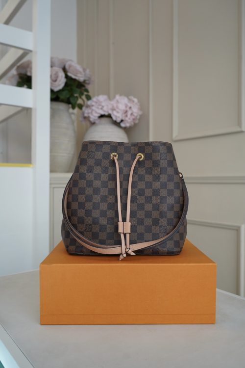 Louis Vuitton NeoNoe MM Bucket Bag 2020
