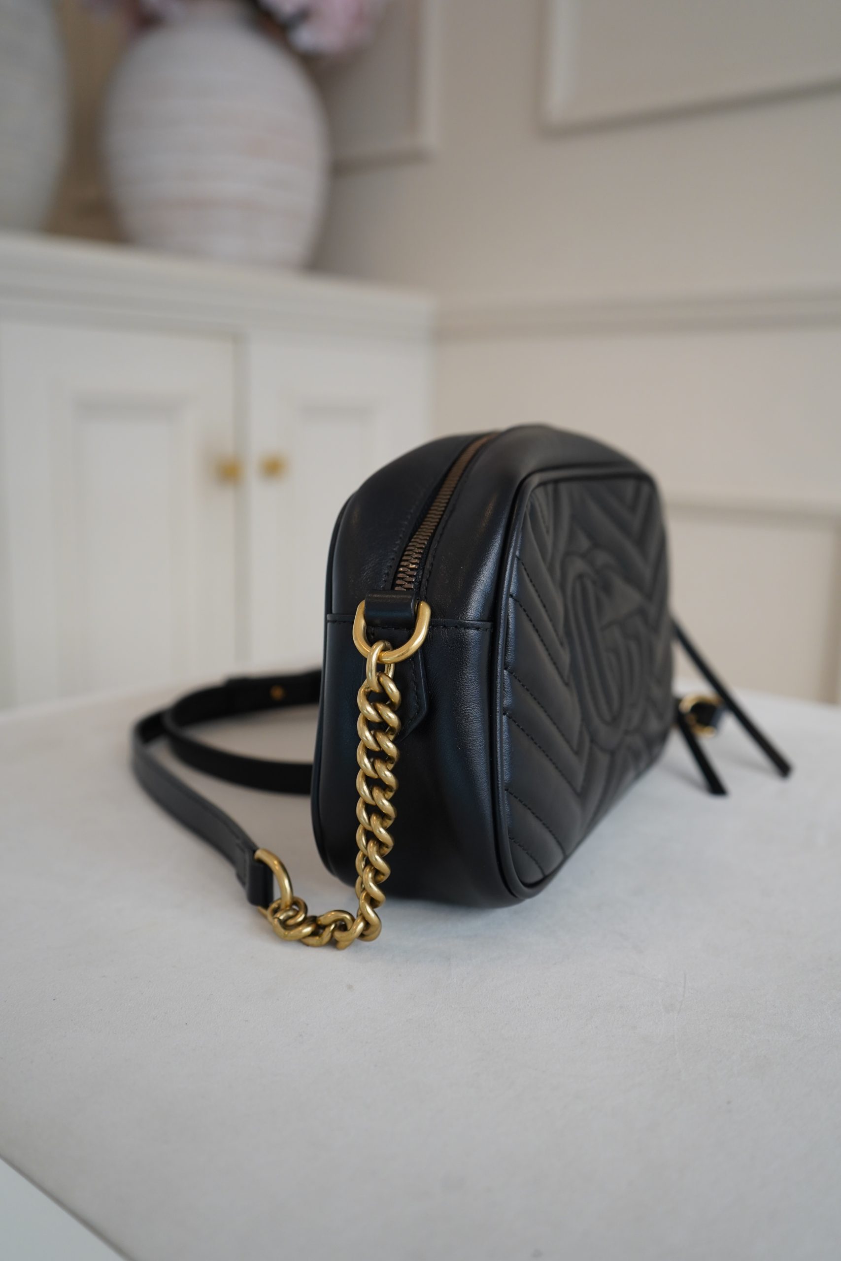 Gucci GG Marmont Small Matelesse Leather Camera Bag. - Image 4