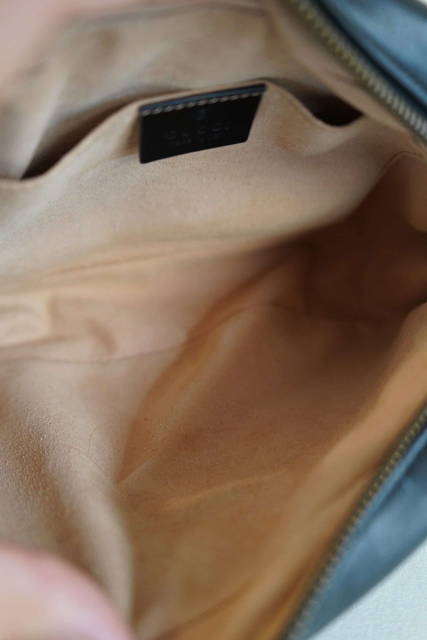 Gucci GG Marmont Small Matelesse Leather Camera Bag. - Image 10