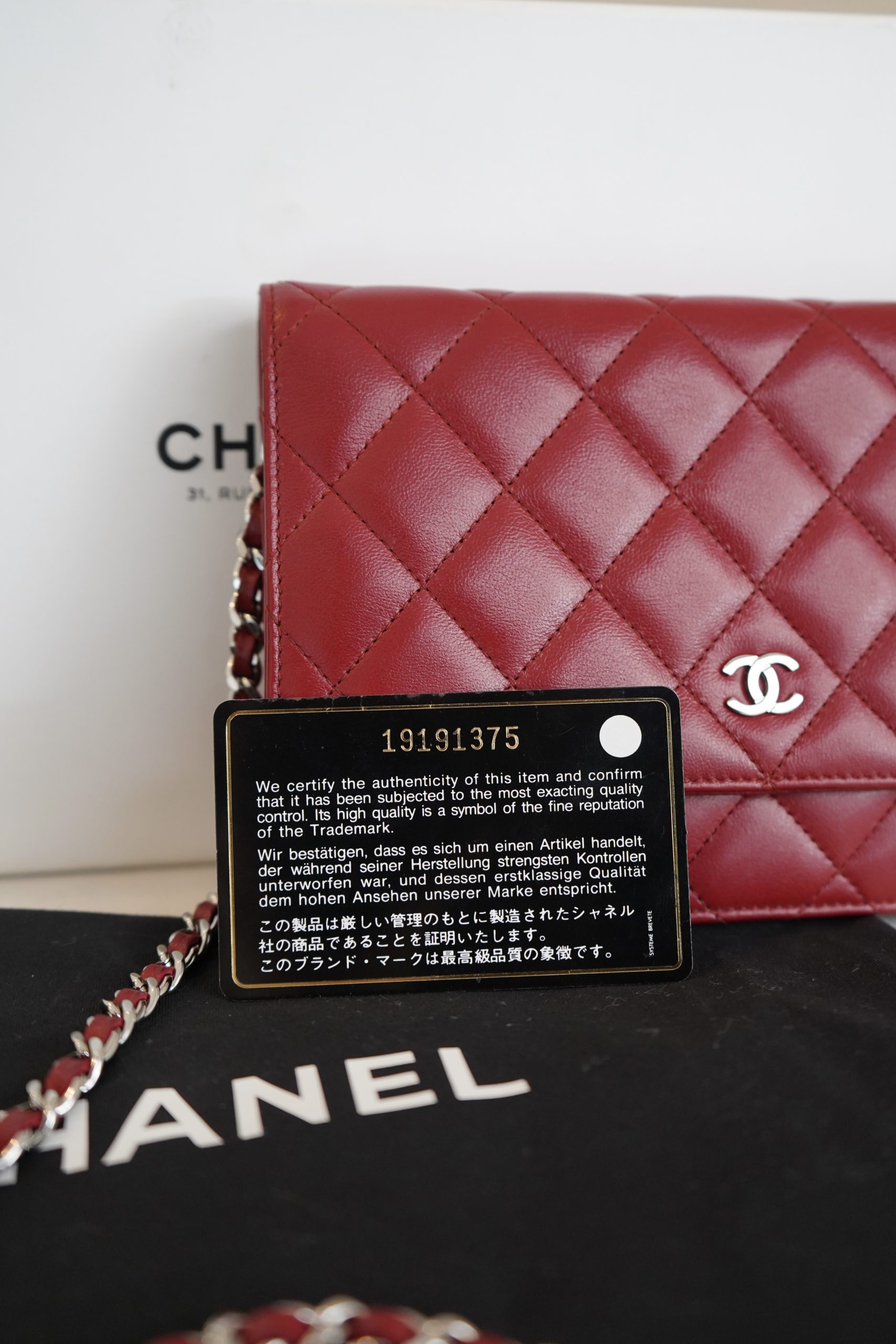 Chanel Red Quilted Leather Wallet on Chain - Image 10